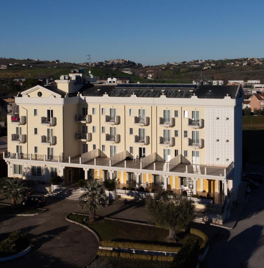 Sant'Egidio alla Vibrata Hotel Concorde מראה חיצוני תמונה